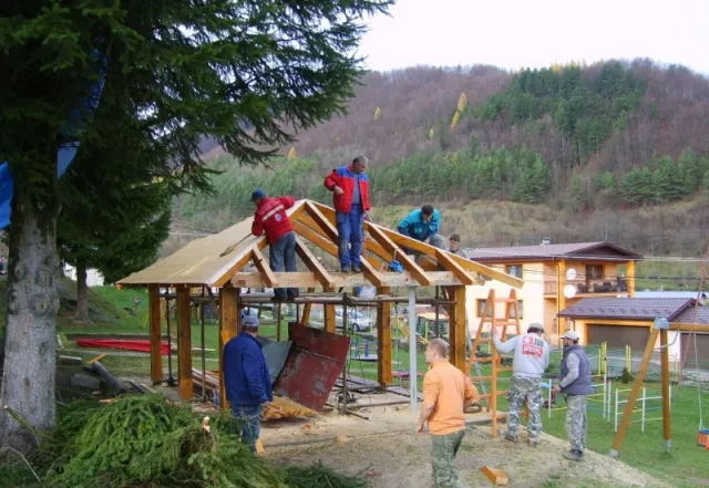 Výstavba altánku v MŠ