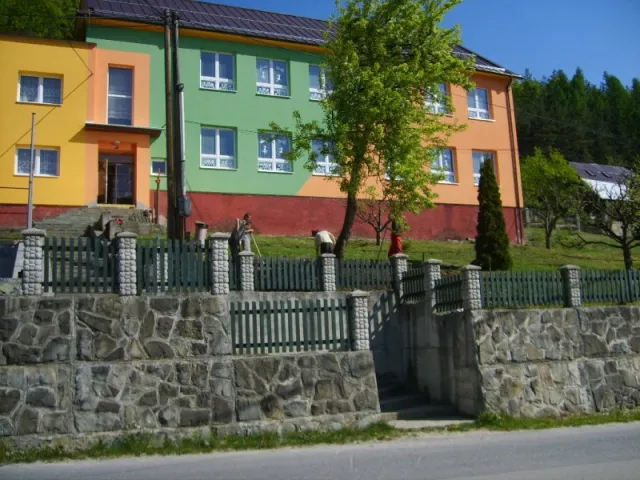 Výstavba altánku v ZŠ