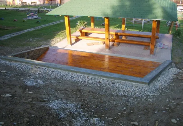 Výstavba prírodného javiska v MŠ