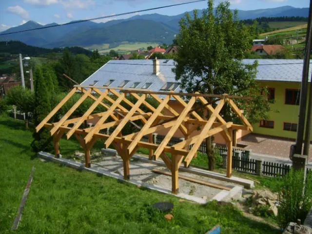 Výstavba altánku v ZŠ