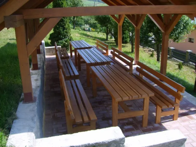 Výstavba altánku v ZŠ