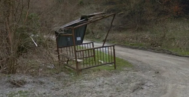 Výstavba zástavky v osade u Chabadov