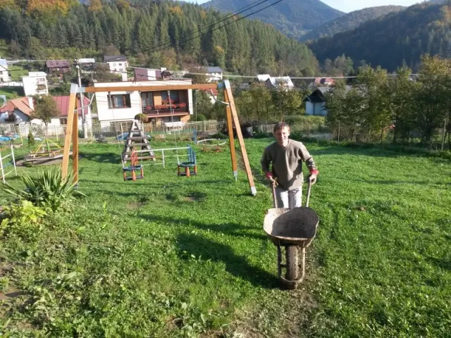 Výstavba prírodného javiska v MŠ