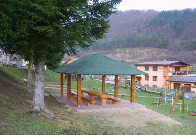 Výstavba altánku v MŠ