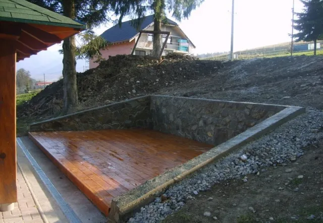 Výstavba prírodného javiska v MŠ