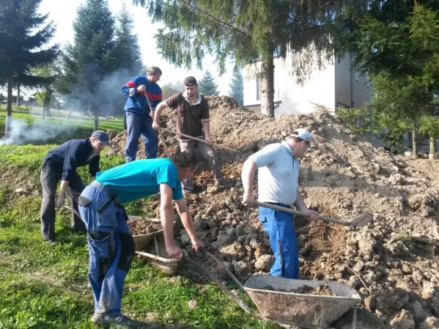 Výstavba prírodného javiska v MŠ