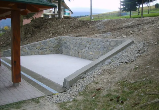 Výstavba prírodného javiska v MŠ