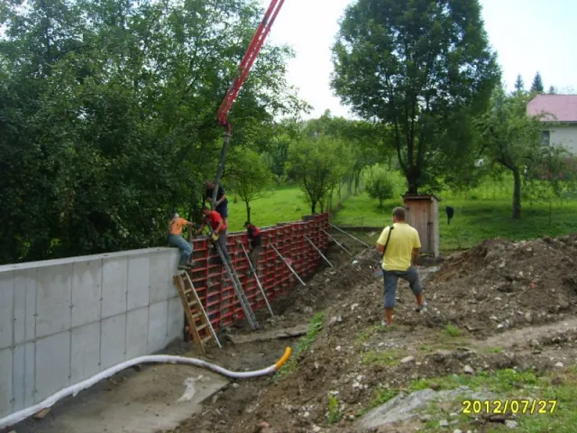 Výstavba verejného priestranstva pri Penzióne